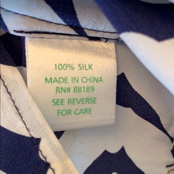 Lilly Pulitzer Elsa Silk Top in Navy & White
Seagull Print - Picture 11 of 16